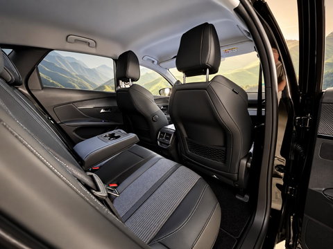 Peugeot 3008 1.6 HYbrid 225 Allure