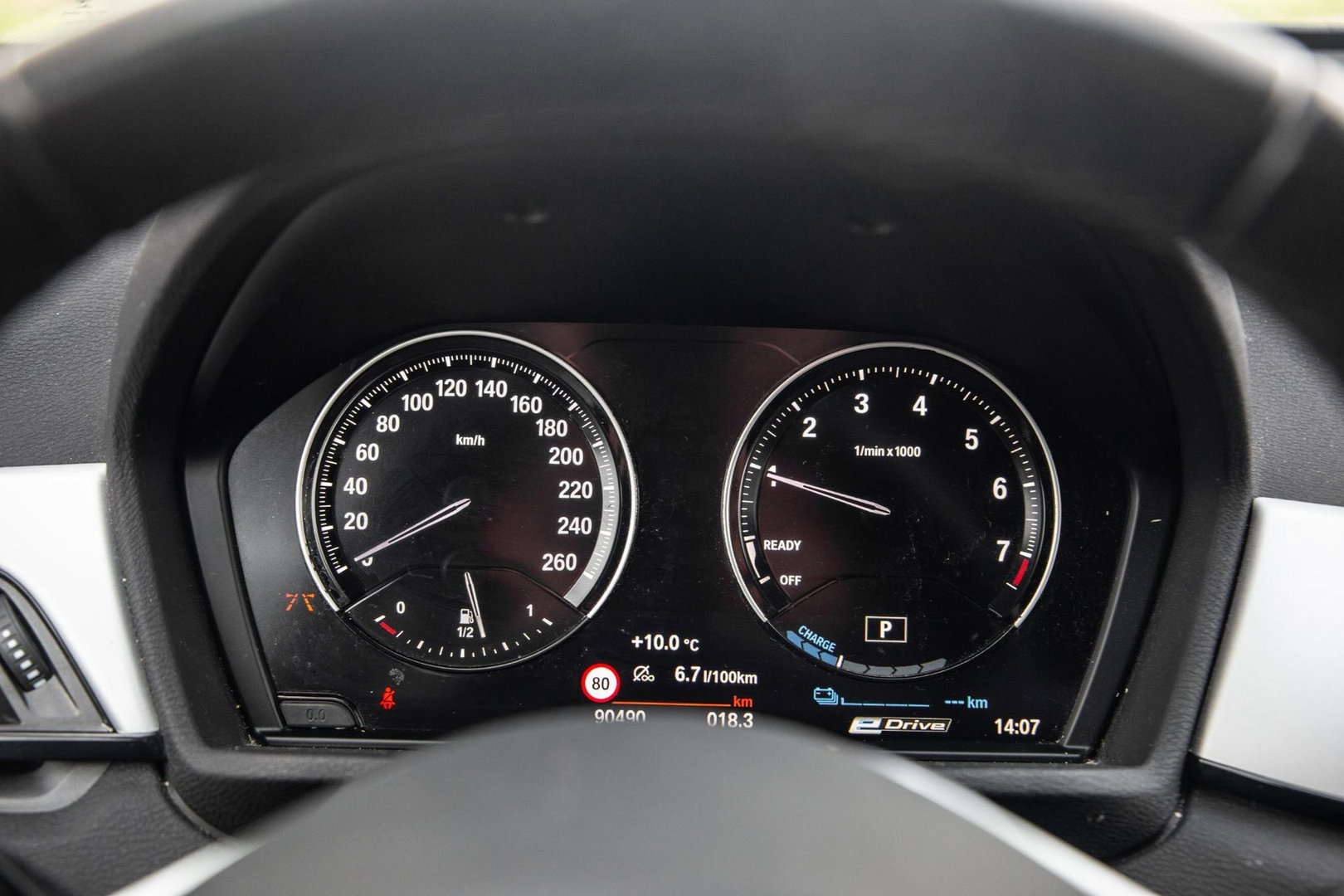 BMW X1 xDrive25e Executive CAMERA / CARPLAY / HEAD UP DISPLAY / LEDER / LED / CRUISE CONTROLE / STOELVERWARMING