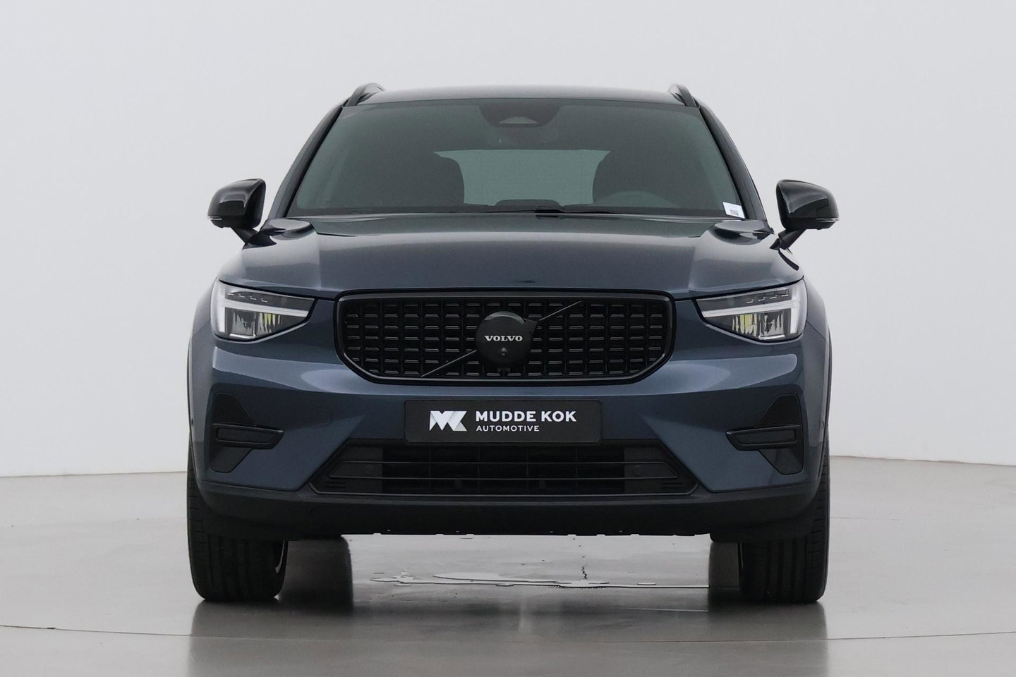 Volvo XC40 2.0 B3 Plus Black Edition | Harman/Kardon | BLIS | 360° Camera | Pilot Assist | Stoel+Stuurverwarming | Memory | ACC | 20 Inch