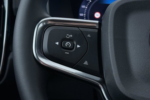 Volvo XC40 2.0 B3 Plus Black Edition | Harman/Kardon | BLIS | 360° Camera | Pilot Assist | Stoel+Stuurverwarming | Memory | ACC | 20 Inch
