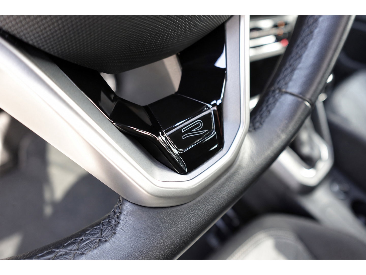 Volkswagen Taigo 1.5 TSI R-Line KEYLESS IQ.LIGHT PANO VOL