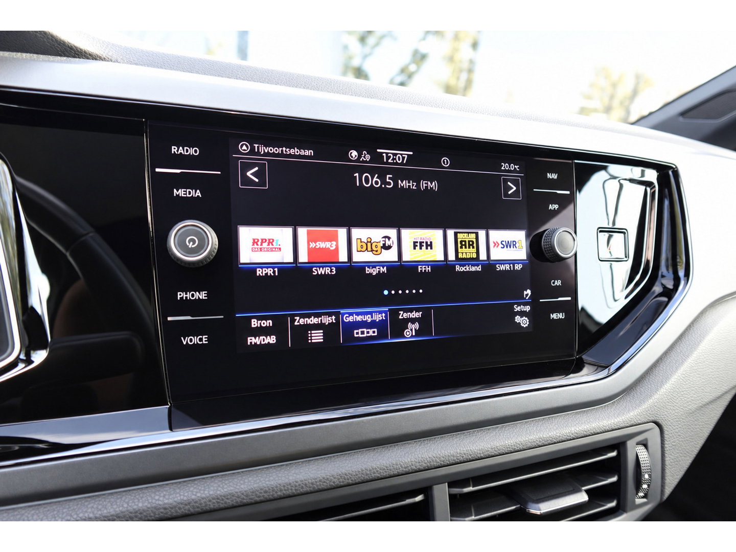 Volkswagen Taigo 1.5 TSI R-Line KEYLESS IQ.LIGHT PANO VOL