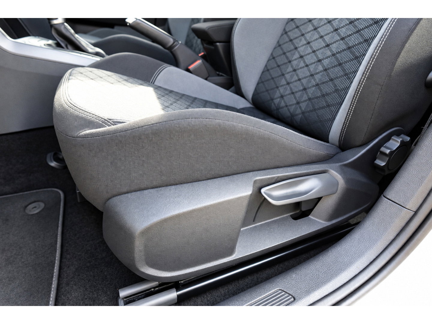Volkswagen Taigo 1.5 TSI R-Line KEYLESS IQ.LIGHT PANO VOL