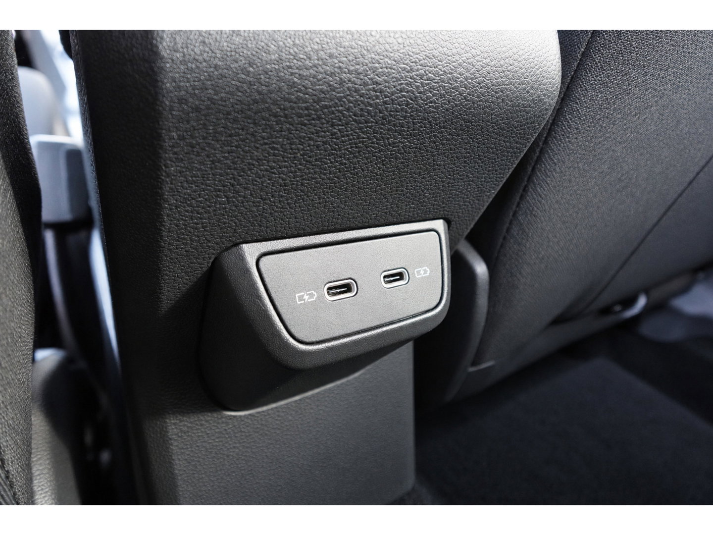 Volkswagen Taigo 1.5 TSI R-Line KEYLESS IQ.LIGHT PANO VOL