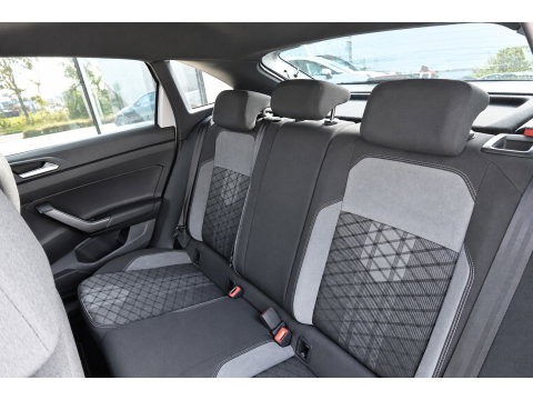 Volkswagen Taigo 1.5 TSI R-Line KEYLESS IQ.LIGHT PANO VOL