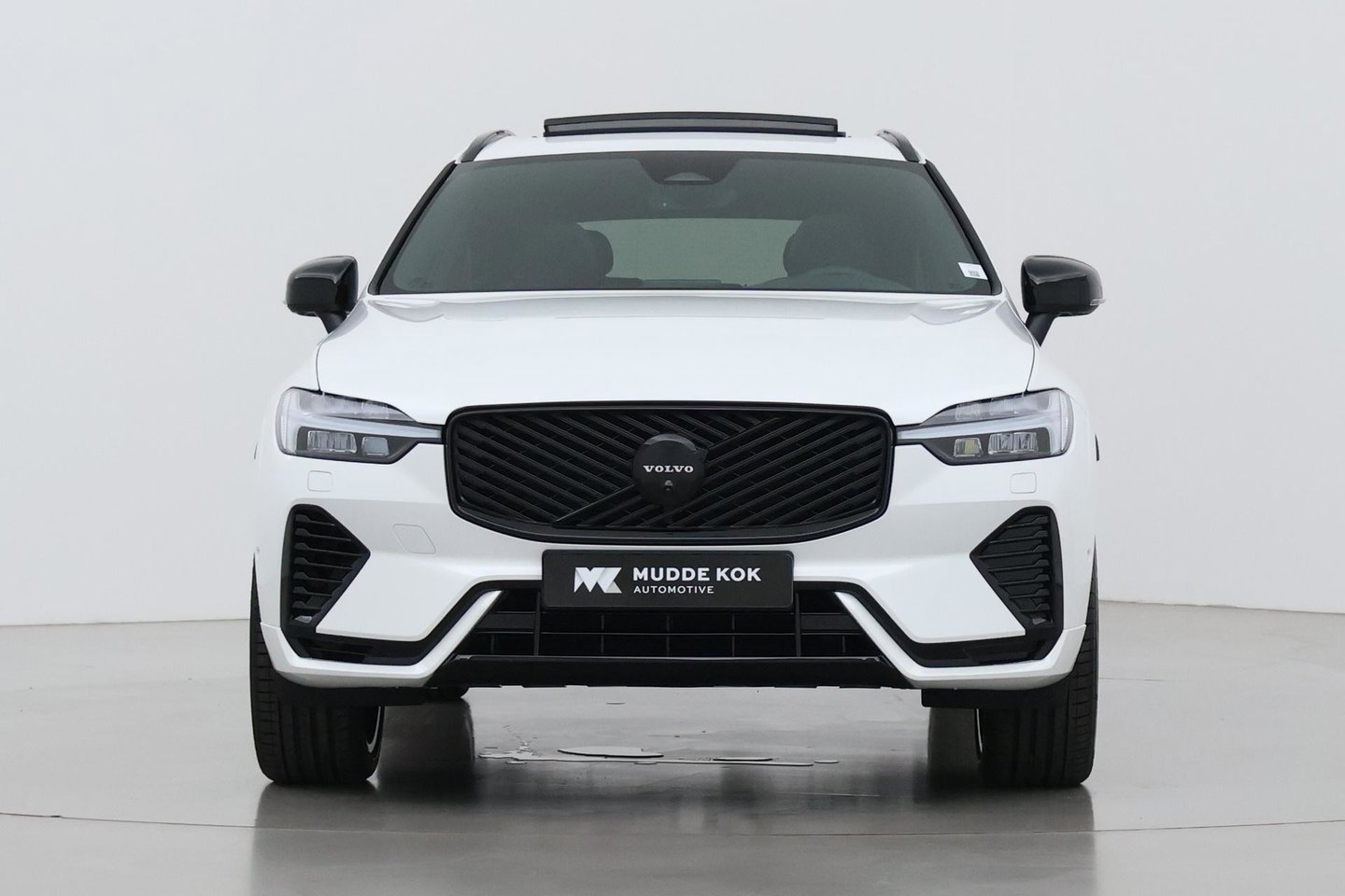 Volvo XC60 T8 Plus Black Edition | Harman/Kardon | Panoramadak | 360° Camera | Head-Up | BLIS | Stuurverwarming | 21 Inch | ACC