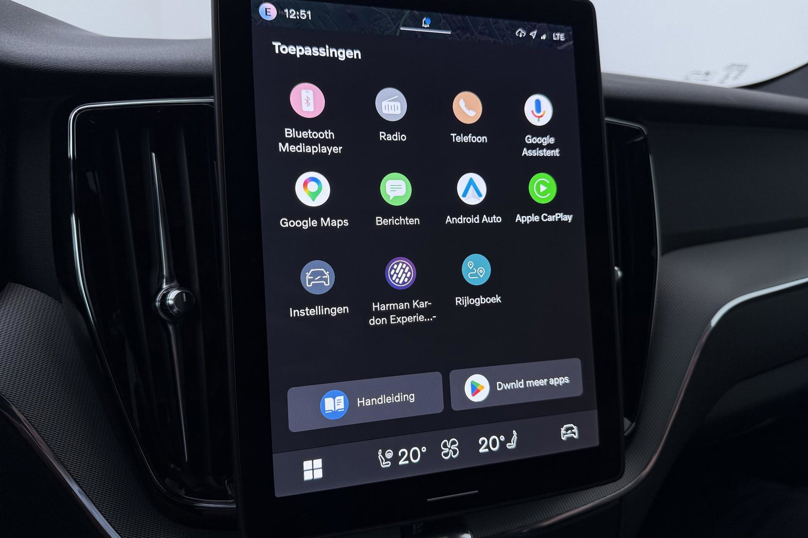 Volvo XC60 T8 Plus Black Edition | Harman/Kardon | Panoramadak | 360° Camera | Head-Up | BLIS | Stuurverwarming | 21 Inch | ACC