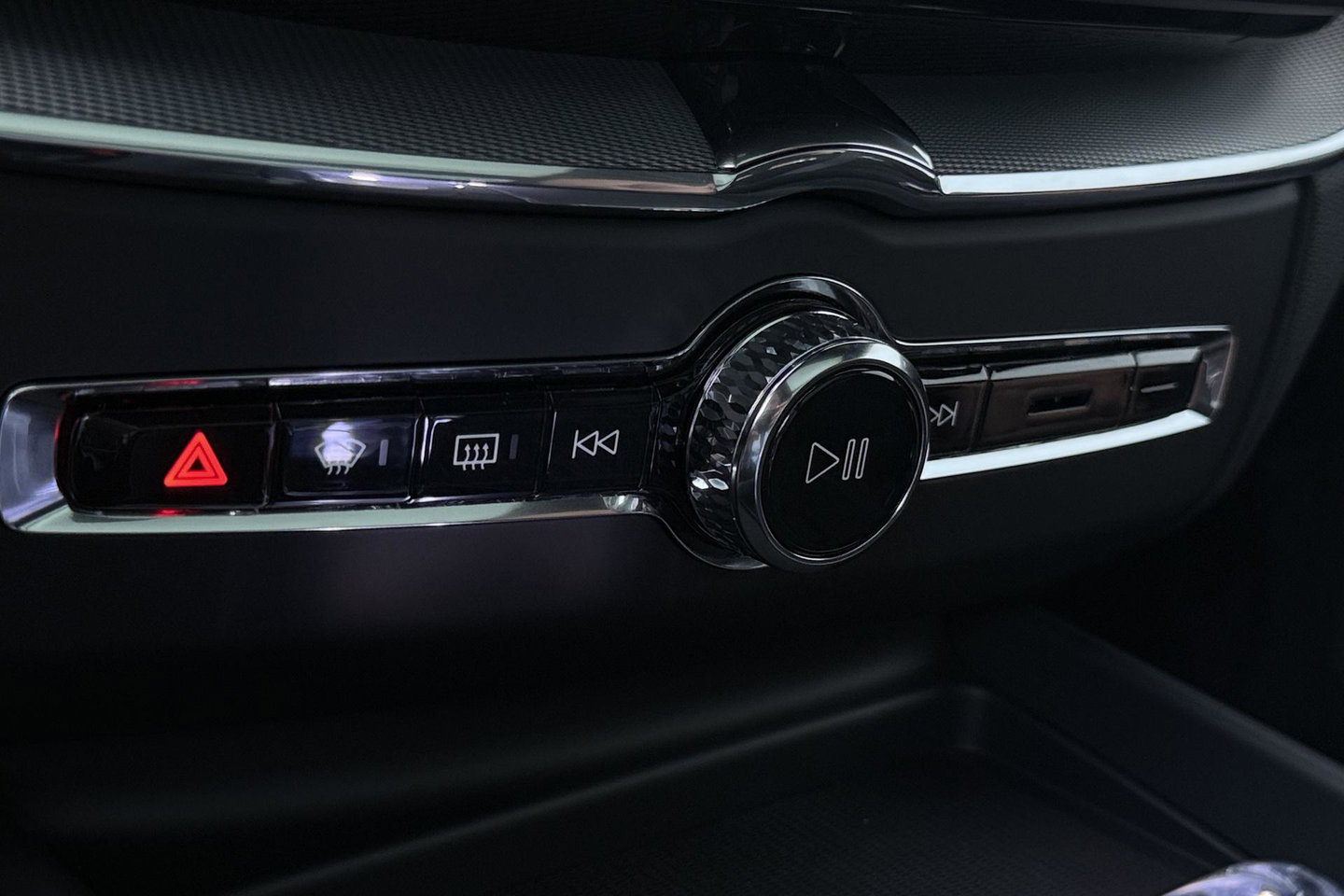 Volvo XC60 T8 Plus Black Edition | Harman/Kardon | Panoramadak | 360° Camera | Head-Up | BLIS | Stuurverwarming | 21 Inch | ACC