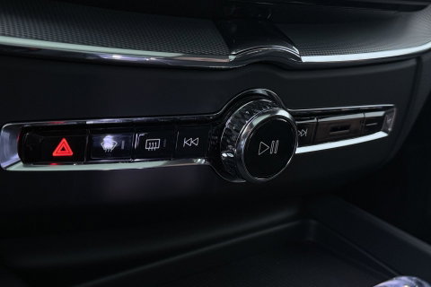 Volvo XC60 T8 Plus Black Edition | Harman/Kardon | Panoramadak | 360° Camera | Head-Up | BLIS | Stuurverwarming | 21 Inch | ACC