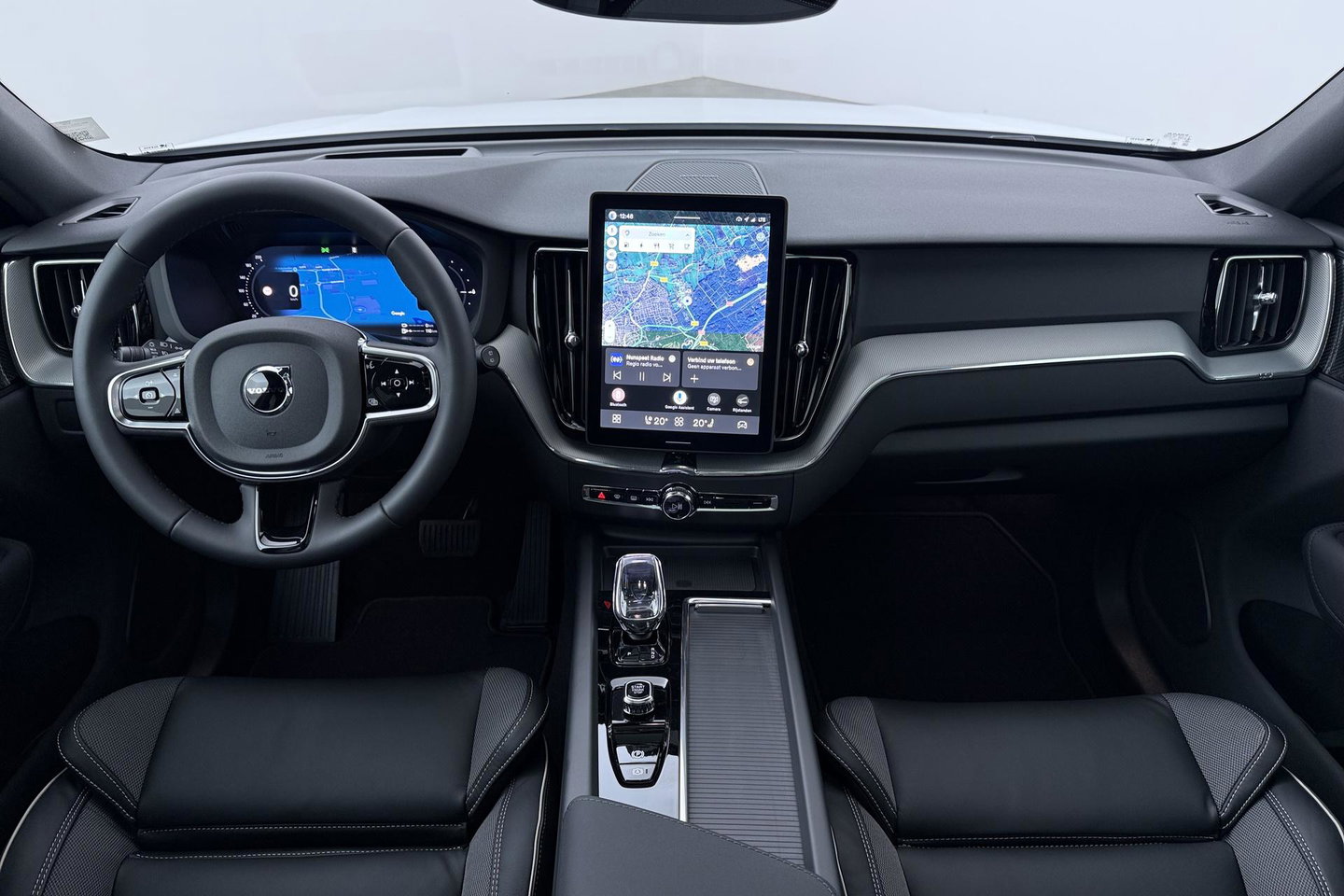 Volvo XC60 T8 Plus Black Edition | Harman/Kardon | Panoramadak | 360° Camera | Head-Up | BLIS | Stuurverwarming | 21 Inch | ACC