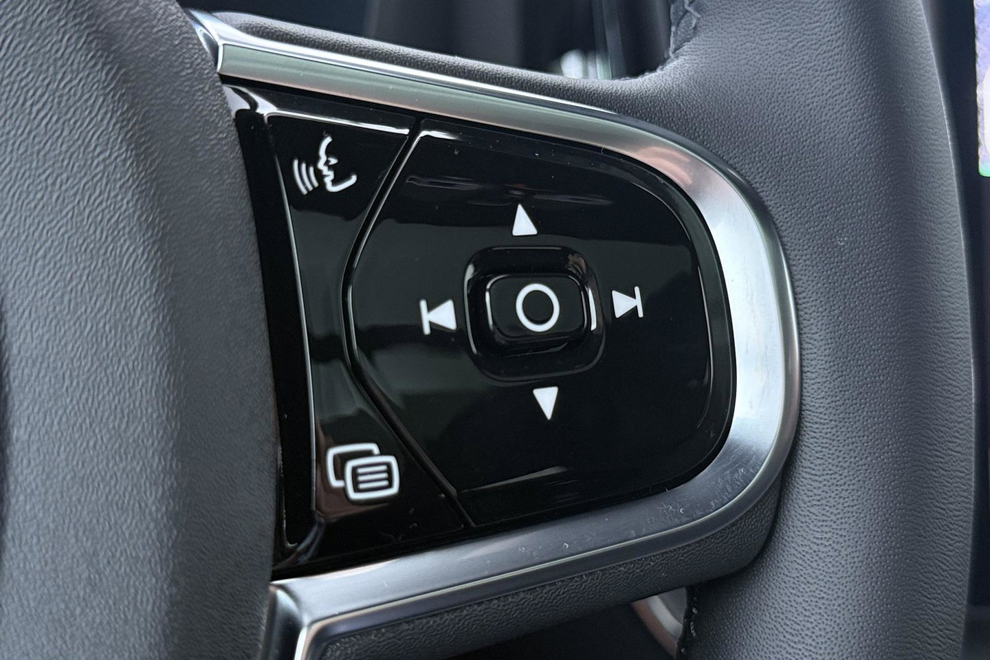 Volvo XC60 T8 Plus Black Edition | Harman/Kardon | Panoramadak | 360° Camera | Head-Up | BLIS | Stuurverwarming | 21 Inch | ACC