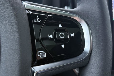 Volvo XC60 T8 Plus Black Edition | Harman/Kardon | Panoramadak | 360° Camera | Head-Up | BLIS | Stuurverwarming | 21 Inch | ACC
