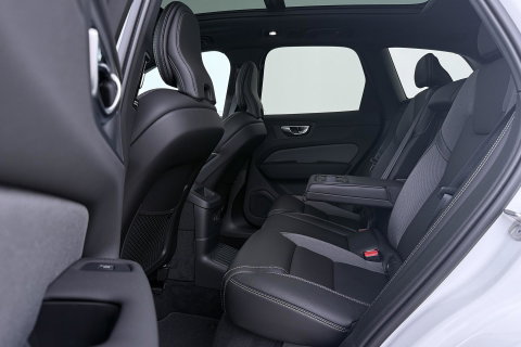 Volvo XC60 T8 Plus Black Edition | Harman/Kardon | Panoramadak | 360° Camera | Head-Up | BLIS | Stuurverwarming | 21 Inch | ACC