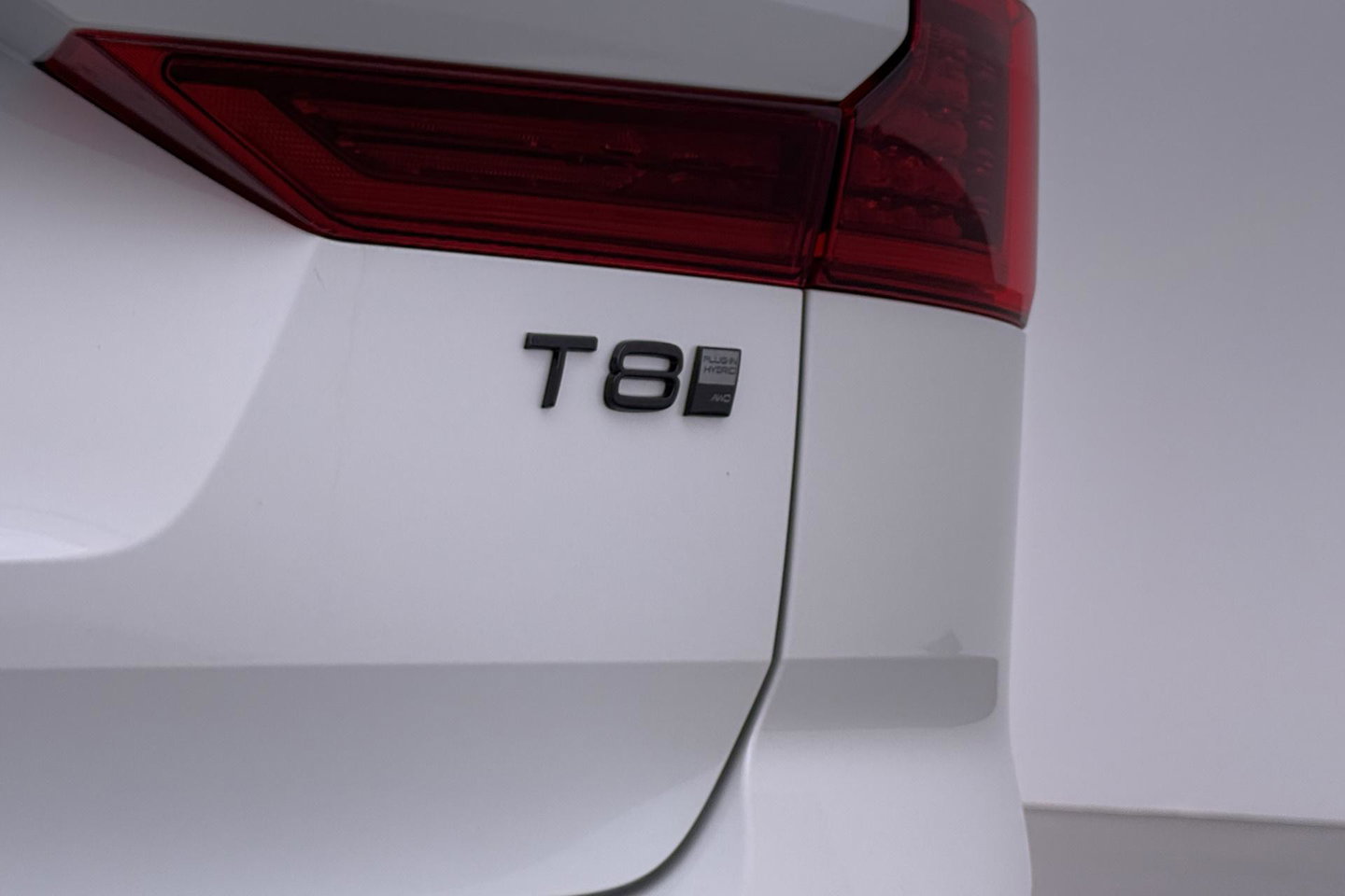 Volvo XC60 T8 Plus Black Edition | Harman/Kardon | Panoramadak | 360° Camera | Head-Up | BLIS | Stuurverwarming | 21 Inch | ACC