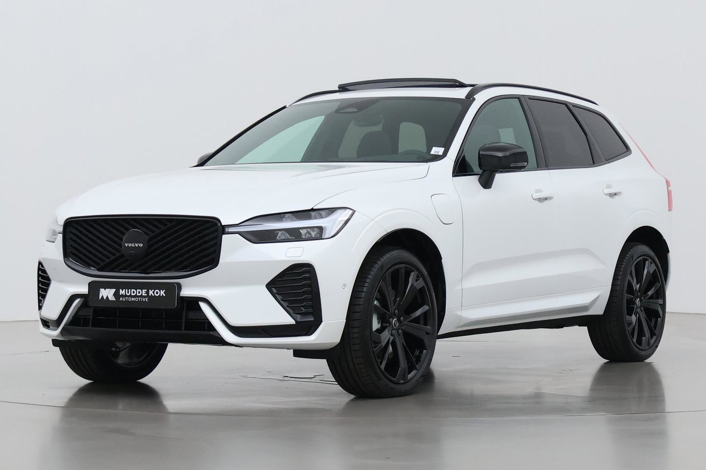 Volvo XC60 T8 Plus Black Edition | Harman/Kardon | Panoramadak | 360° Camera | Head-Up | BLIS | Stuurverwarming | 21 Inch | ACC