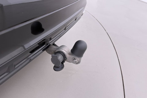 Volvo XC60 2.0 B4 R-Design | Harman/Kardon | Panoramadak | Trekhaak | Camera | Stoelverwarming | Verwarmde voorruit