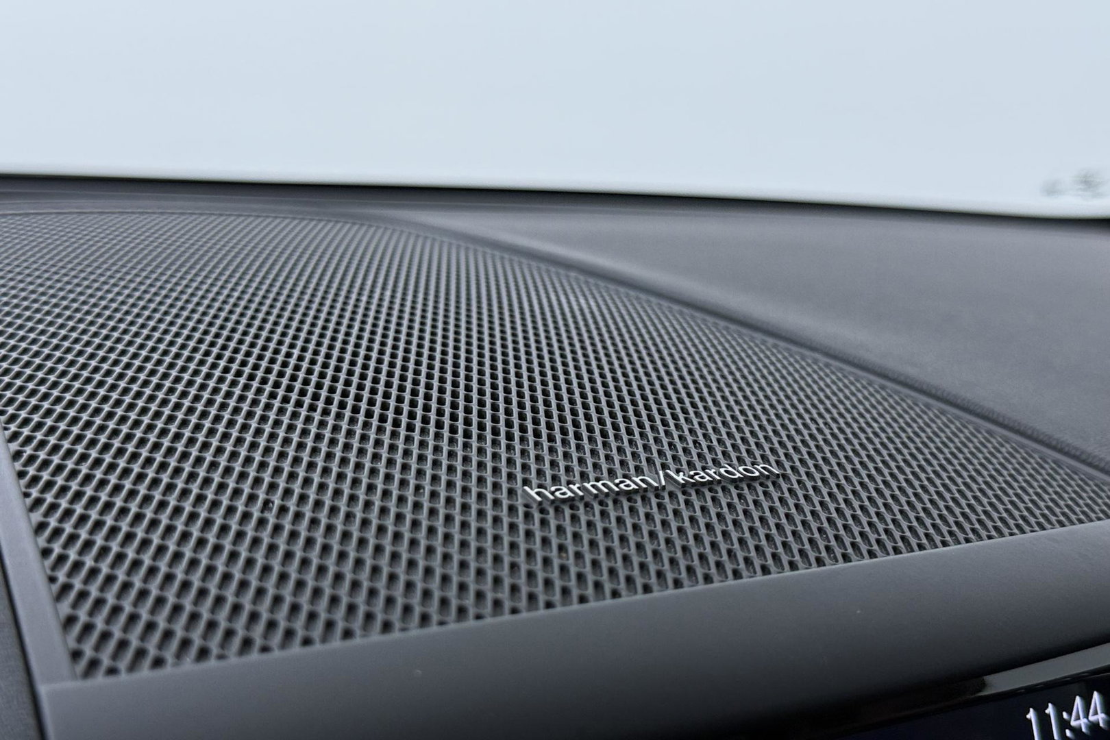 Volvo XC60 2.0 B4 R-Design | Harman/Kardon | Panoramadak | Trekhaak | Camera | Stoelverwarming | Verwarmde voorruit