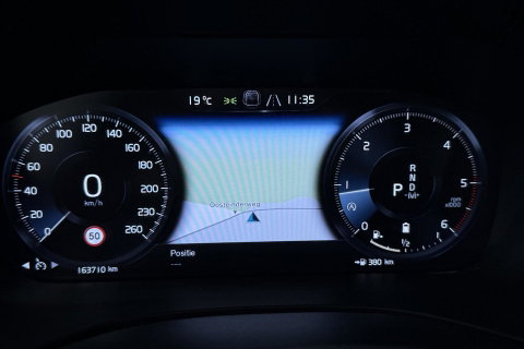 Volvo XC60 2.0 B4 R-Design | Harman/Kardon | Panoramadak | Trekhaak | Camera | Stoelverwarming | Verwarmde voorruit