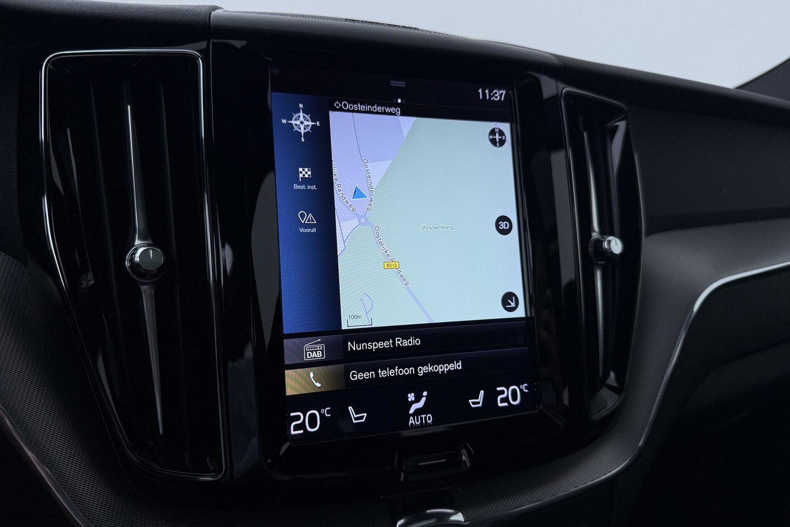 Volvo XC60 2.0 B4 R-Design | Harman/Kardon | Panoramadak | Trekhaak | Camera | Stoelverwarming | Verwarmde voorruit