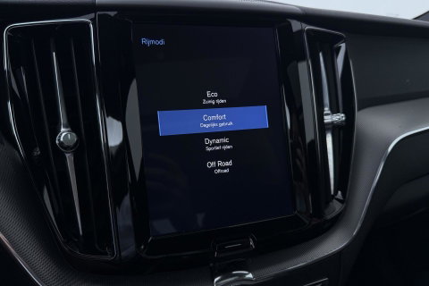 Volvo XC60 2.0 B4 R-Design | Harman/Kardon | Panoramadak | Trekhaak | Camera | Stoelverwarming | Verwarmde voorruit