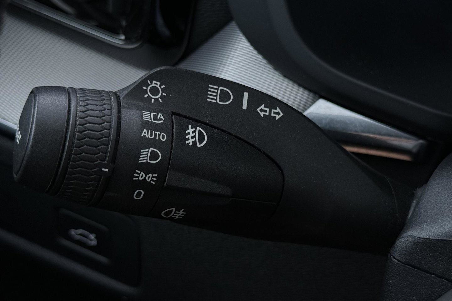 Volvo XC60 2.0 B4 R-Design | Harman/Kardon | Panoramadak | Trekhaak | Camera | Stoelverwarming | Verwarmde voorruit