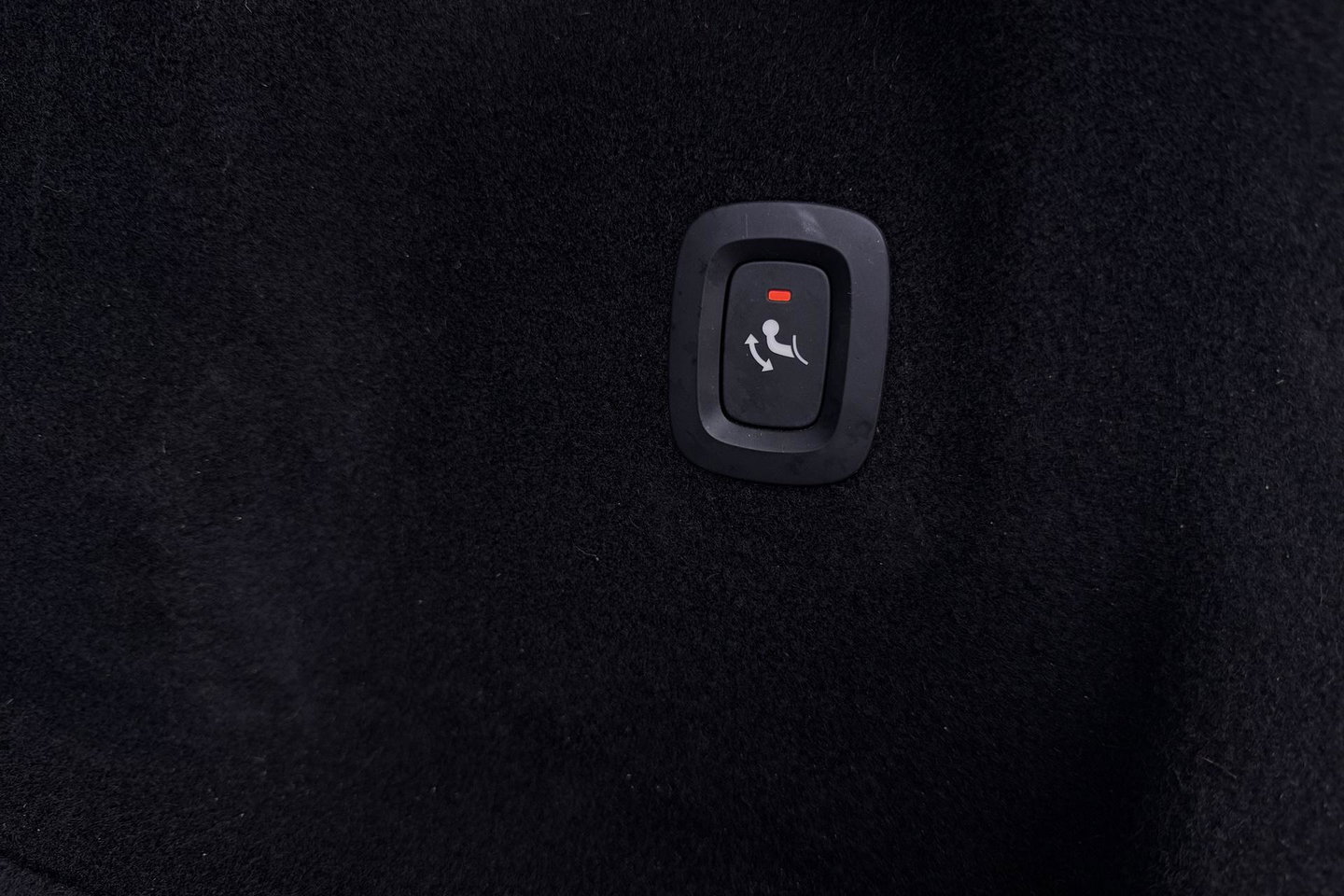 Volvo XC60 2.0 B4 R-Design | Harman/Kardon | Panoramadak | Trekhaak | Camera | Stoelverwarming | Verwarmde voorruit