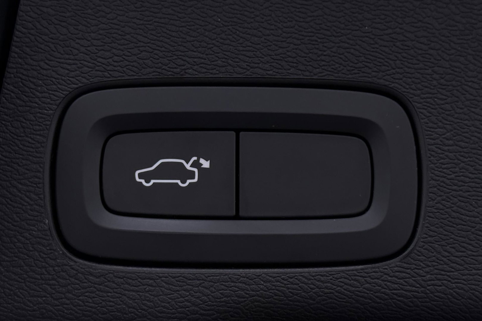 Volvo XC60 2.0 B4 R-Design | Harman/Kardon | Panoramadak | Trekhaak | Camera | Stoelverwarming | Verwarmde voorruit