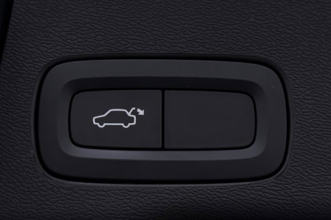 Volvo XC60 2.0 B4 R-Design | Harman/Kardon | Panoramadak | Trekhaak | Camera | Stoelverwarming | Verwarmde voorruit