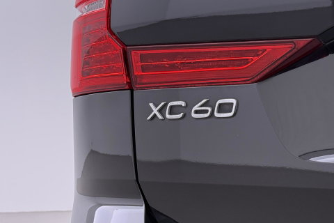 Volvo XC60 2.0 B4 R-Design | Harman/Kardon | Panoramadak | Trekhaak | Camera | Stoelverwarming | Verwarmde voorruit