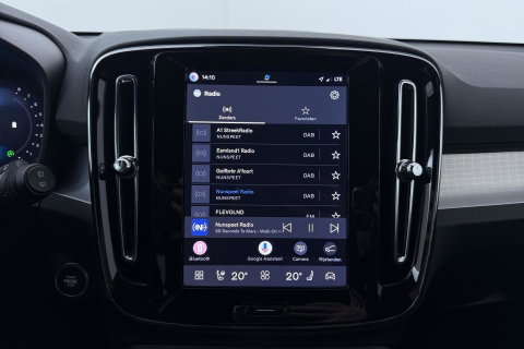 Volvo XC40 2.0 B3 Plus Black Edition | Pilot Assist | Harman/Kardon | BLIS | Stoel- stuurverwarming | 20 inch