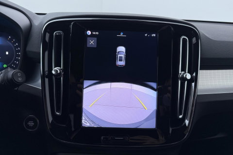 Volvo XC40 2.0 B3 Plus Black Edition | Pilot Assist | Harman/Kardon | BLIS | Stoel- stuurverwarming | 20 inch