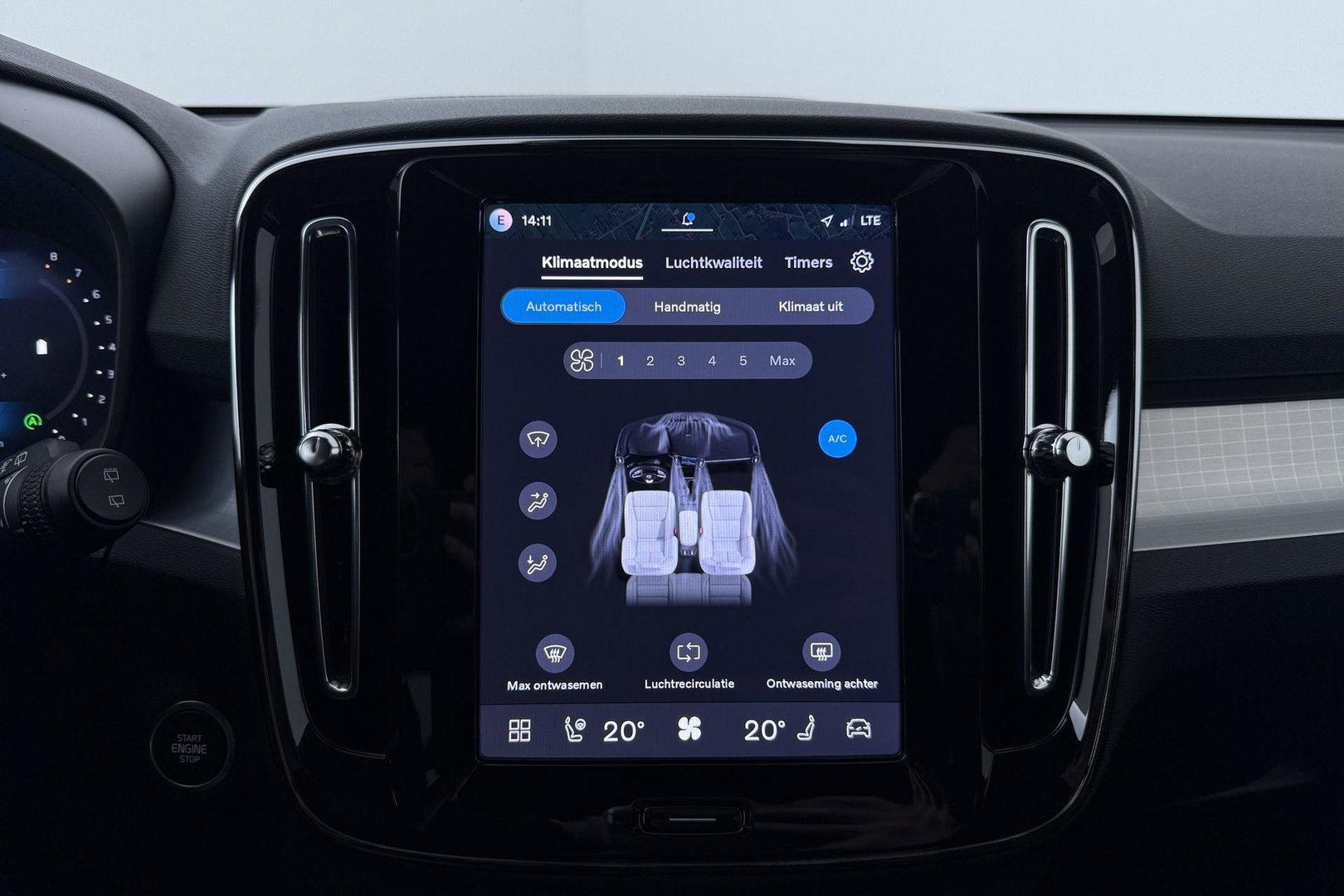Volvo XC40 2.0 B3 Plus Black Edition | Pilot Assist | Harman/Kardon | BLIS | Stoel- stuurverwarming | 20 inch