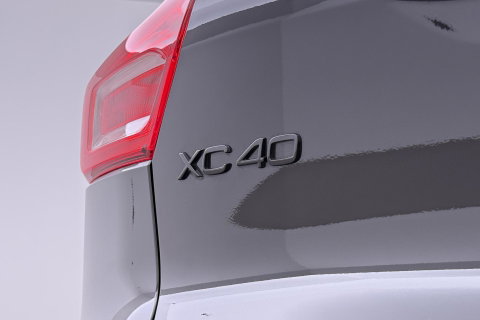 Volvo XC40 2.0 B3 Plus Black Edition | Pilot Assist | Harman/Kardon | BLIS | Stoel- stuurverwarming | 20 inch