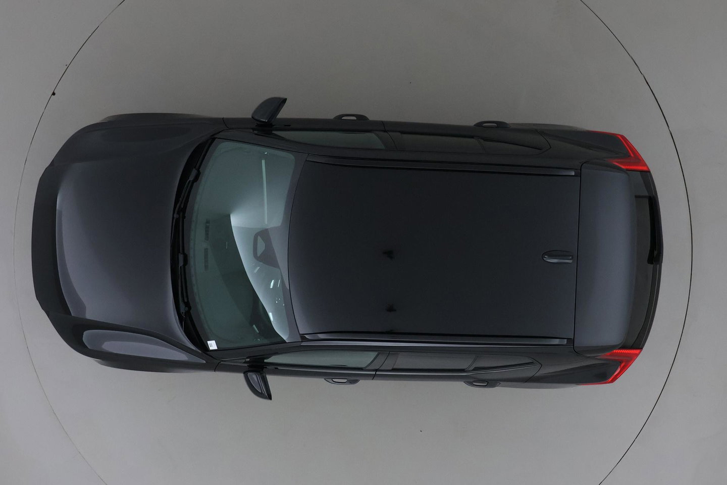Volvo XC40 2.0 B3 Plus Black Edition | Pilot Assist | Harman/Kardon | BLIS | Stoel- stuurverwarming | 20 inch