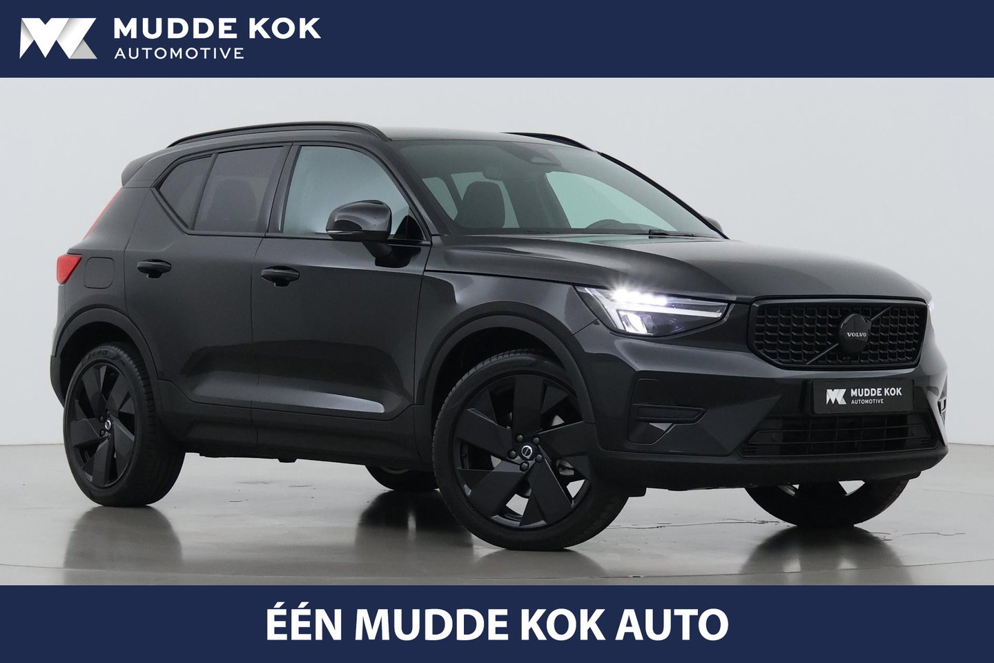 Volvo XC40 2.0 B3 Plus Black Edition | Pilot Assist | Harman/Kardon | BLIS | Stoel- stuurverwarming | 20 inch