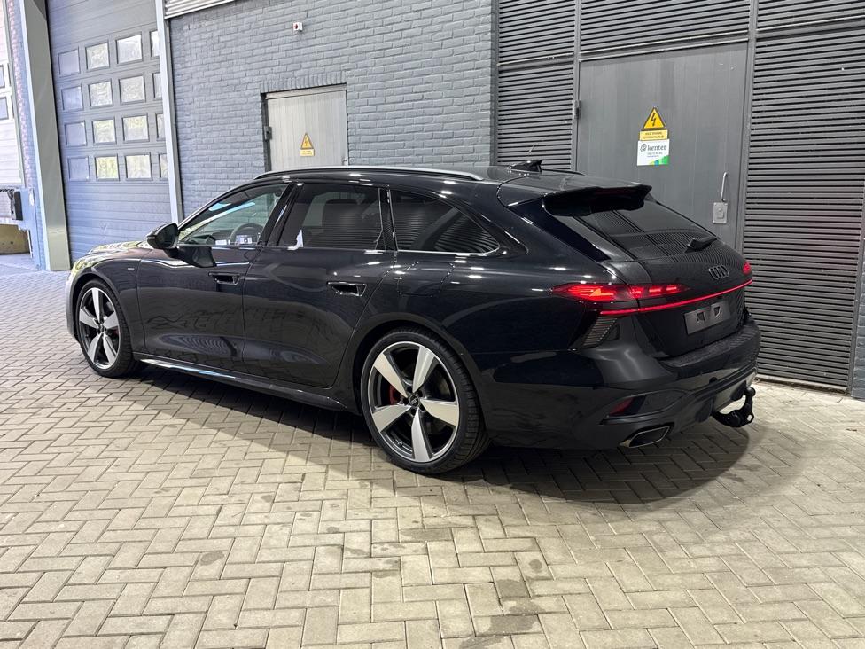 Audi A6 S edition Competition Quattro | Passenger Display | B&O | Panoramadak | 360° Camera | Massage+Ventilatie | Trekhaak | 21 Inch