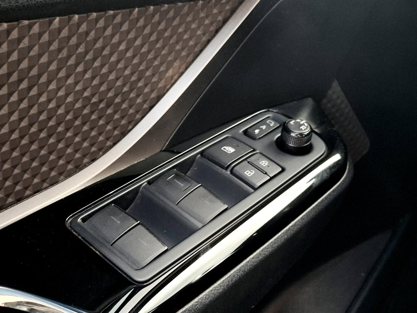 Toyota C-HR 2.0 Hybrid Executive | TREKHAAK | ADAPTIVE CRUISE | DAKDRAGERS |