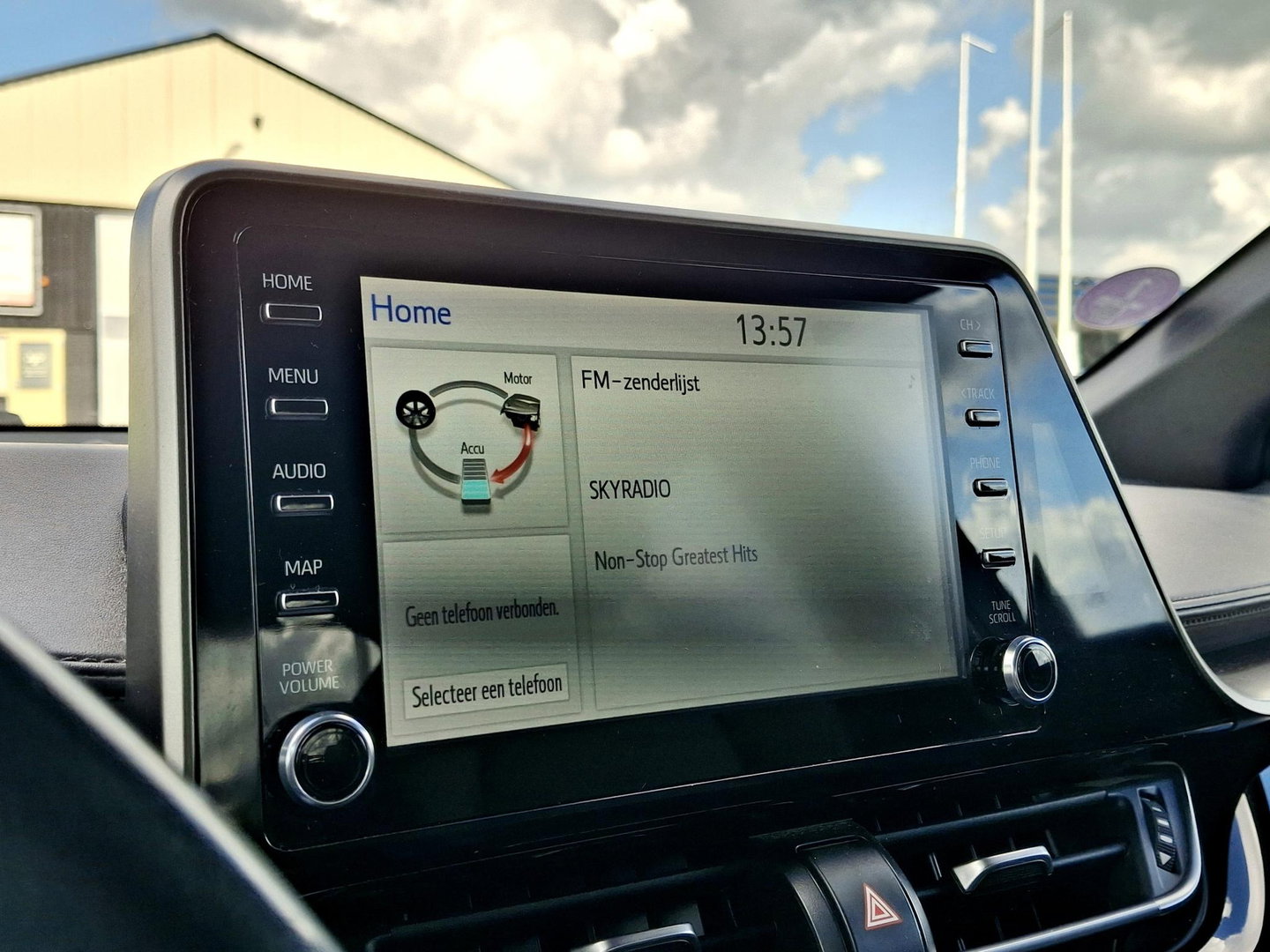 Toyota C-HR 2.0 Hybrid Executive | TREKHAAK | ADAPTIVE CRUISE | DAKDRAGERS |