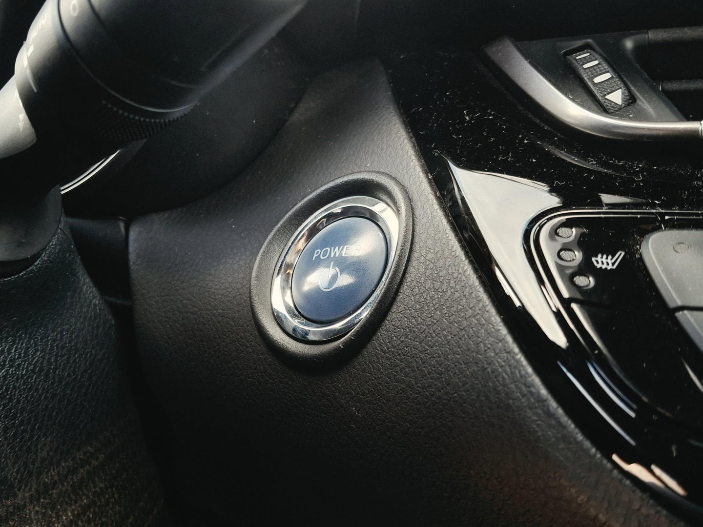 Toyota C-HR 2.0 Hybrid Executive | TREKHAAK | ADAPTIVE CRUISE | DAKDRAGERS |