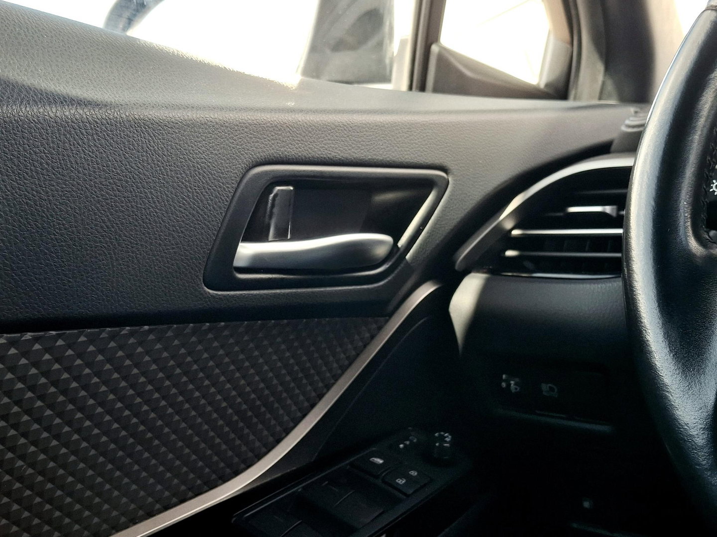 Toyota C-HR 2.0 Hybrid Executive | TREKHAAK | ADAPTIVE CRUISE | DAKDRAGERS |