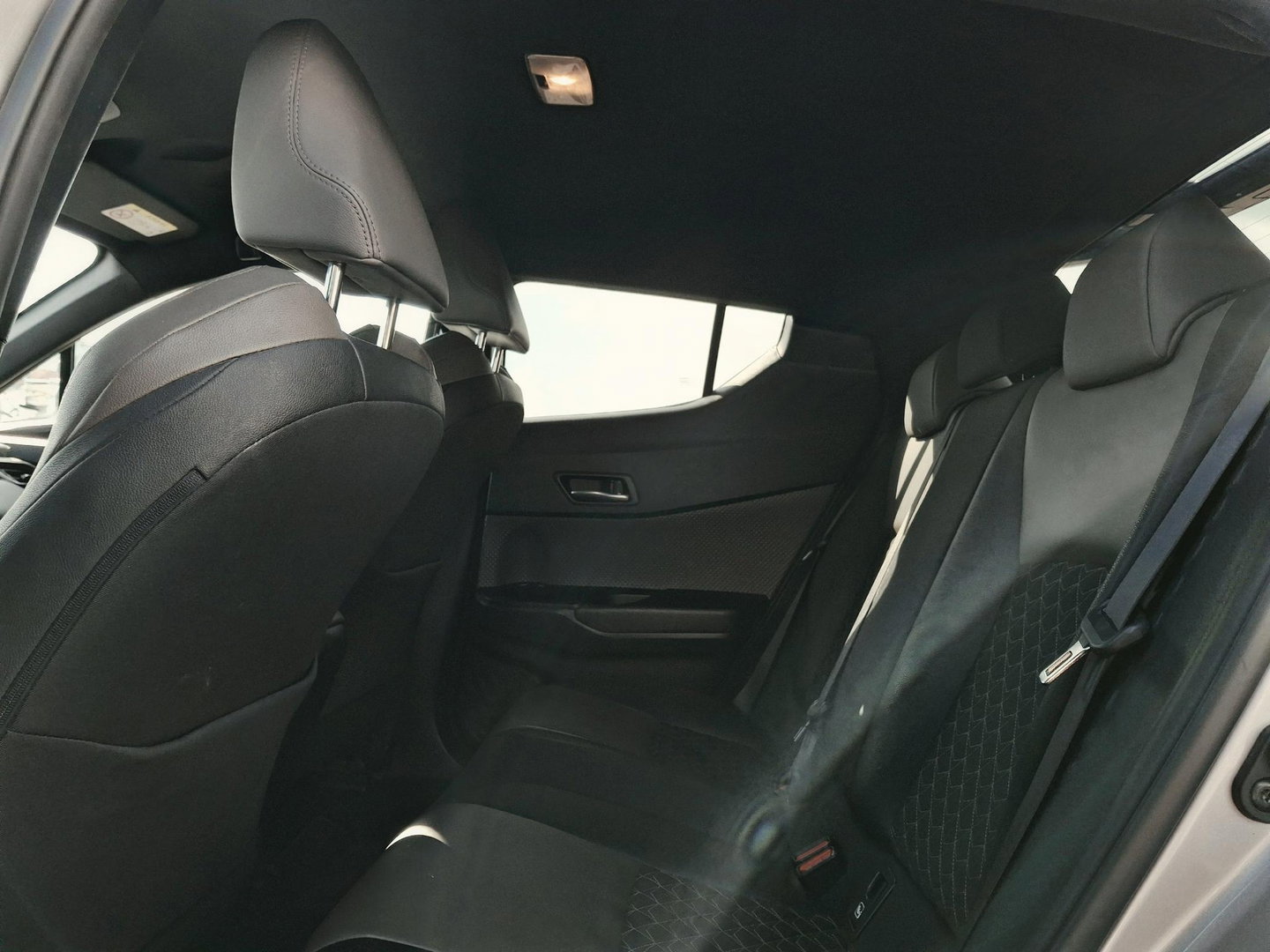 Toyota C-HR 2.0 Hybrid Executive | TREKHAAK | ADAPTIVE CRUISE | DAKDRAGERS |