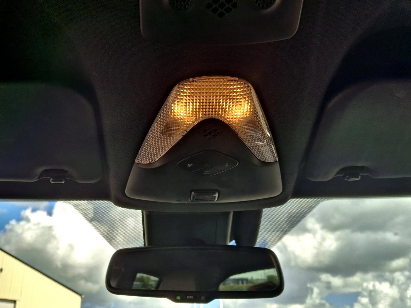 Toyota C-HR 2.0 Hybrid Executive | TREKHAAK | ADAPTIVE CRUISE | DAKDRAGERS |