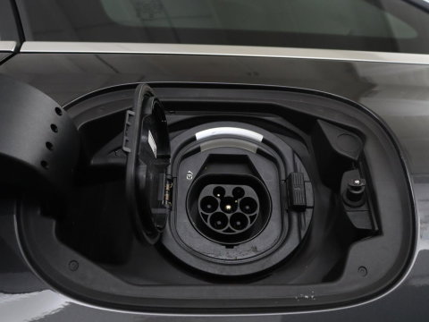 Mercedes-Benz C-Klasse 300 E Estate Avantgarde | SOH 97.6% | 360 camera | Adaptive cruise | Memory | Stoelverwarming | Sfeerverlichting | Carplay | Full LED |