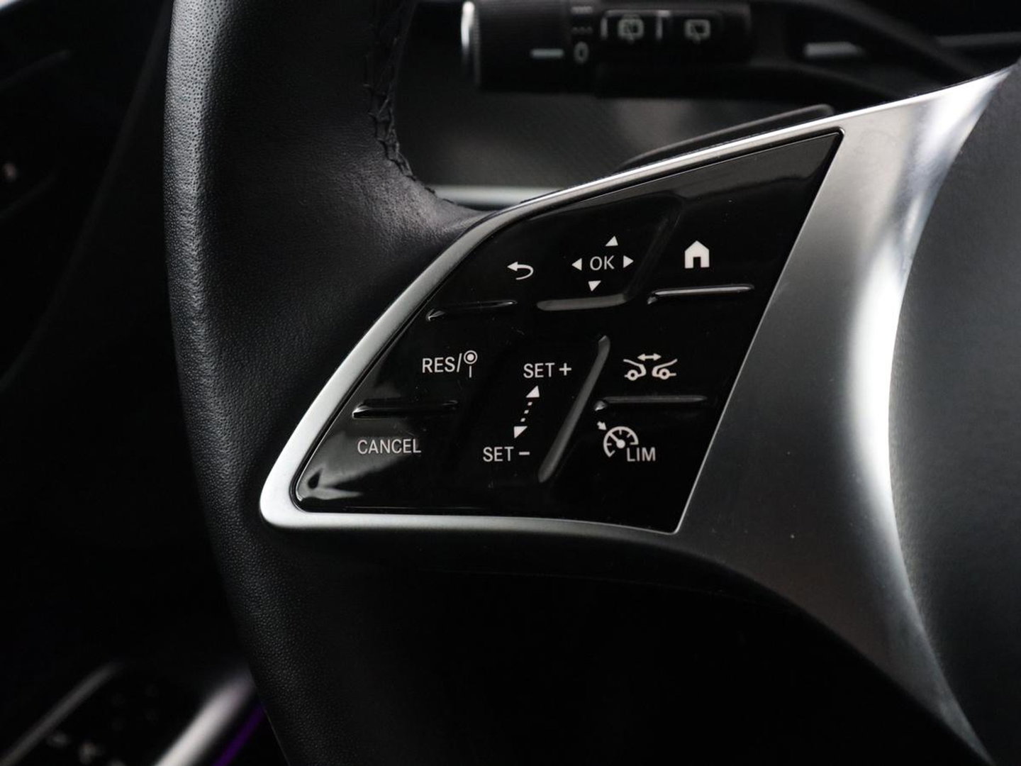 Mercedes-Benz C-Klasse 300 E Estate Avantgarde | SOH 97.6% | 360 camera | Adaptive cruise | Memory | Stoelverwarming | Sfeerverlichting | Carplay | Full LED |