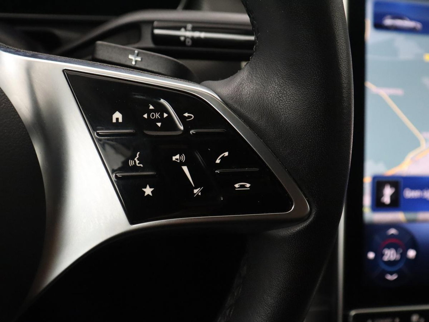 Mercedes-Benz C-Klasse 300 E Estate Avantgarde | SOH 97.6% | 360 camera | Adaptive cruise | Memory | Stoelverwarming | Sfeerverlichting | Carplay | Full LED |