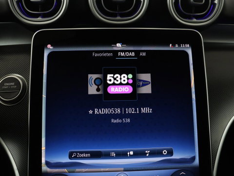 Mercedes-Benz C-Klasse 300 E Estate Avantgarde | SOH 97.6% | 360 camera | Adaptive cruise | Memory | Stoelverwarming | Sfeerverlichting | Carplay | Full LED |