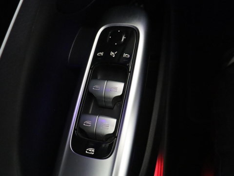 Mercedes-Benz C-Klasse 300 E Estate Avantgarde | SOH 97.6% | 360 camera | Adaptive cruise | Memory | Stoelverwarming | Sfeerverlichting | Carplay | Full LED |
