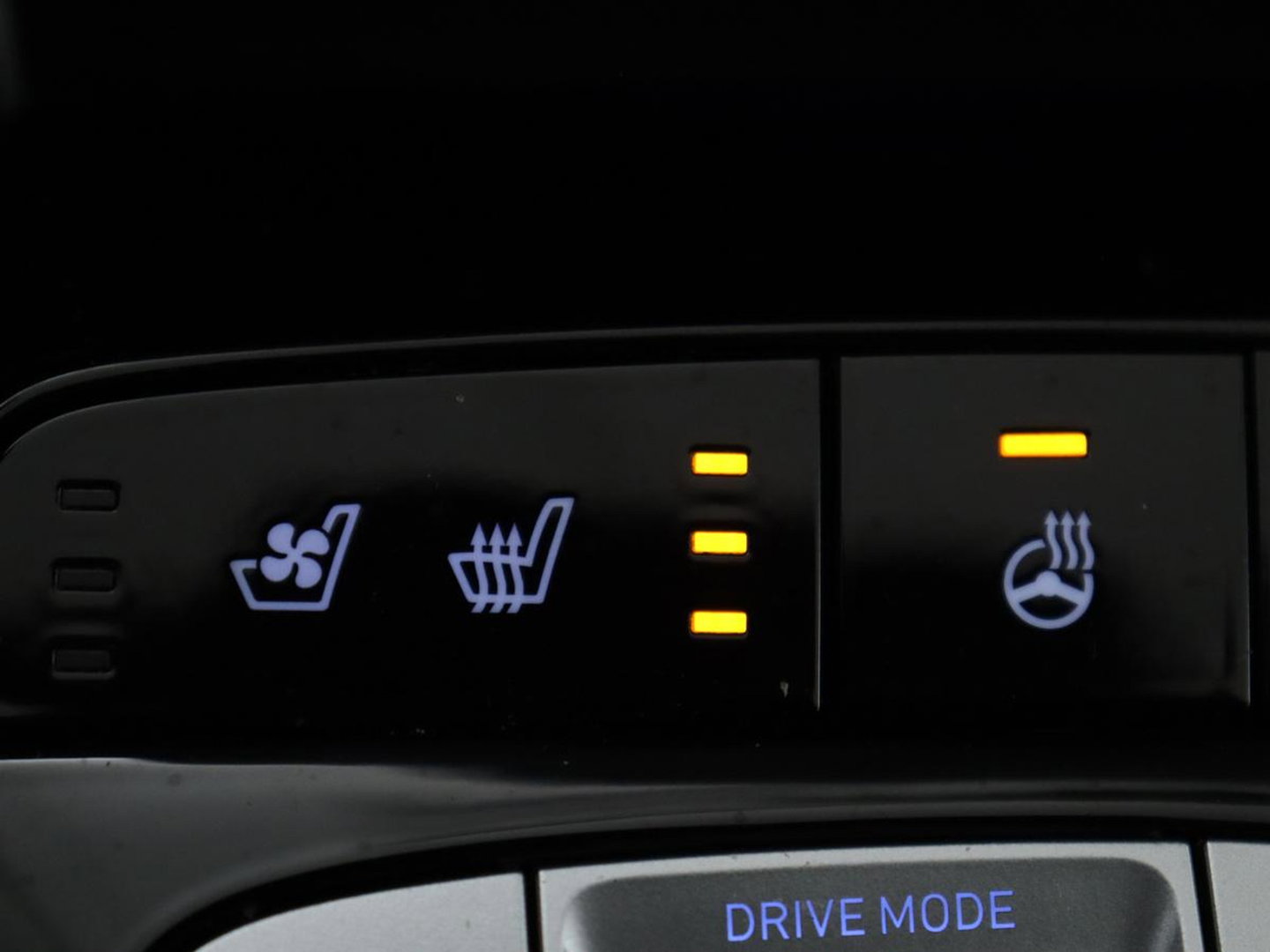 Hyundai Tucson 1.6 T-GDI HEV Premium | Leder | Stoelkoeling | Trekhaak | 360 camera | Adaptive cruise | Carplay | Krell Sound | Memory | Stuur/stoelverwarming |