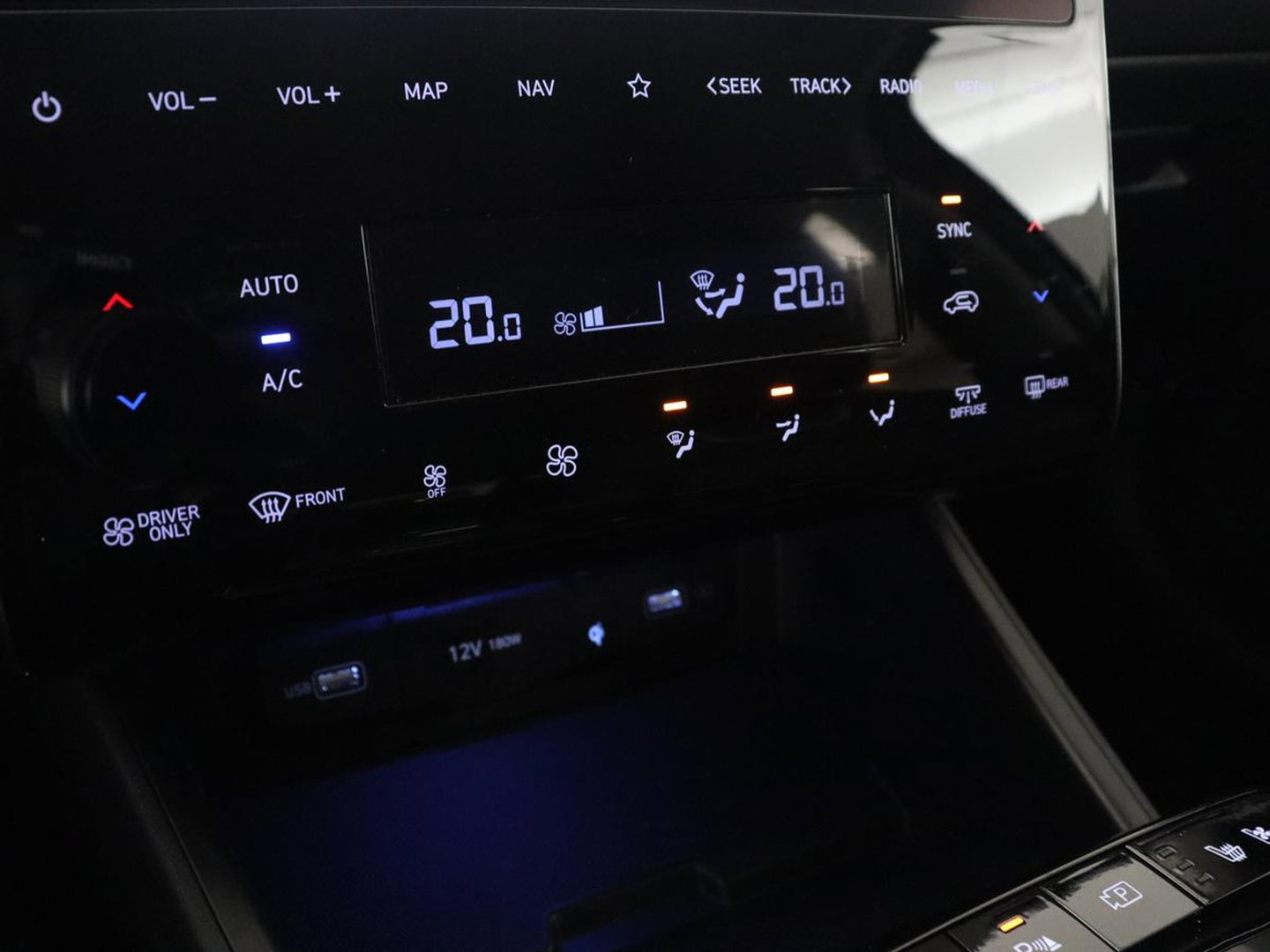 Hyundai Tucson 1.6 T-GDI HEV Premium | Leder | Stoelkoeling | Trekhaak | 360 camera | Adaptive cruise | Carplay | Krell Sound | Memory | Stuur/stoelverwarming |