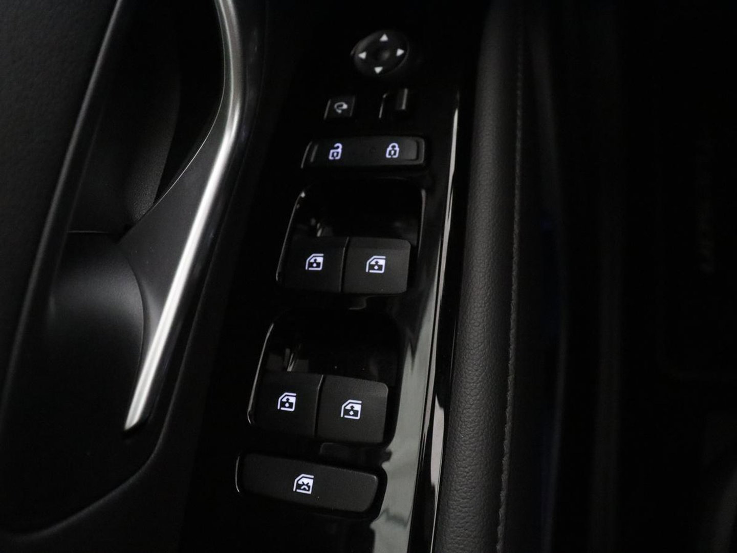 Hyundai Tucson 1.6 T-GDI HEV Premium | Leder | Stoelkoeling | Trekhaak | 360 camera | Adaptive cruise | Carplay | Krell Sound | Memory | Stuur/stoelverwarming |